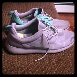 Nike roshes gray and green